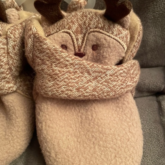 Baby deer booties - Picture 2 of 5